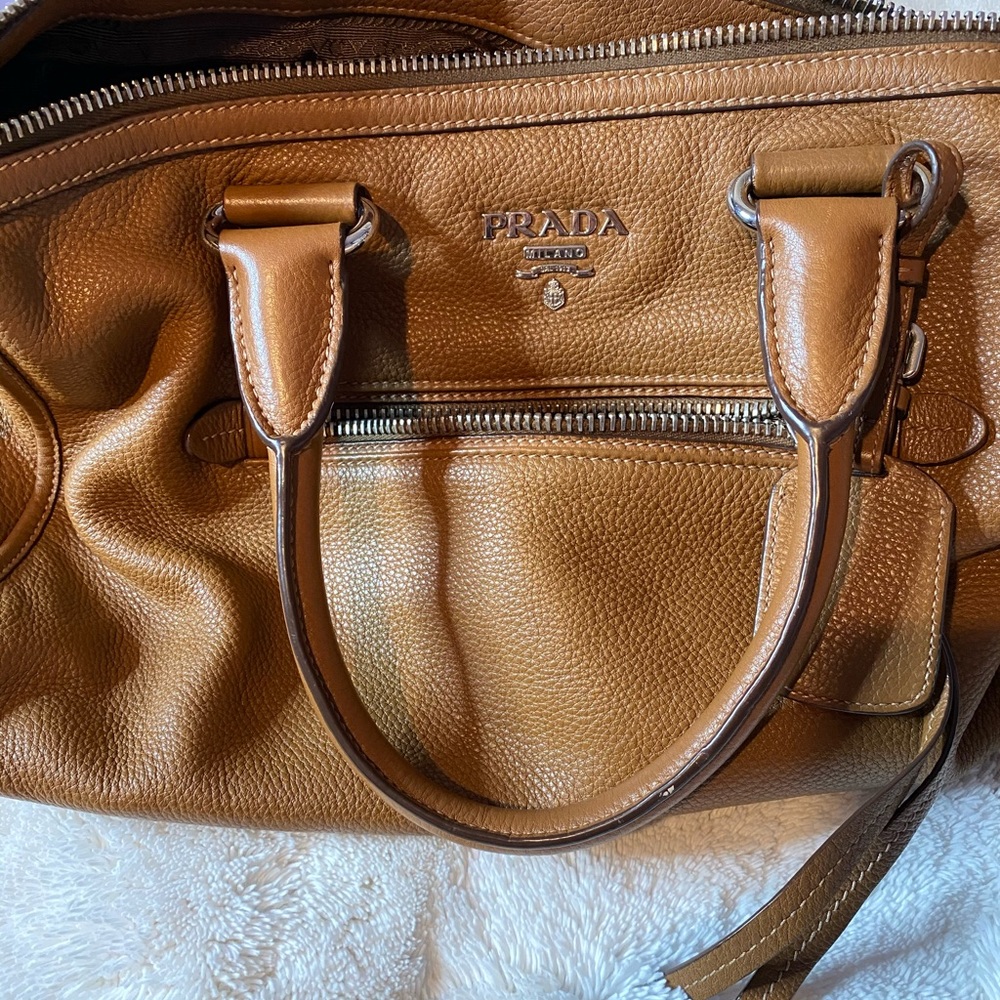 Brown Vitello Daino Leather Zip Tote Bag (AUTHENTIC)